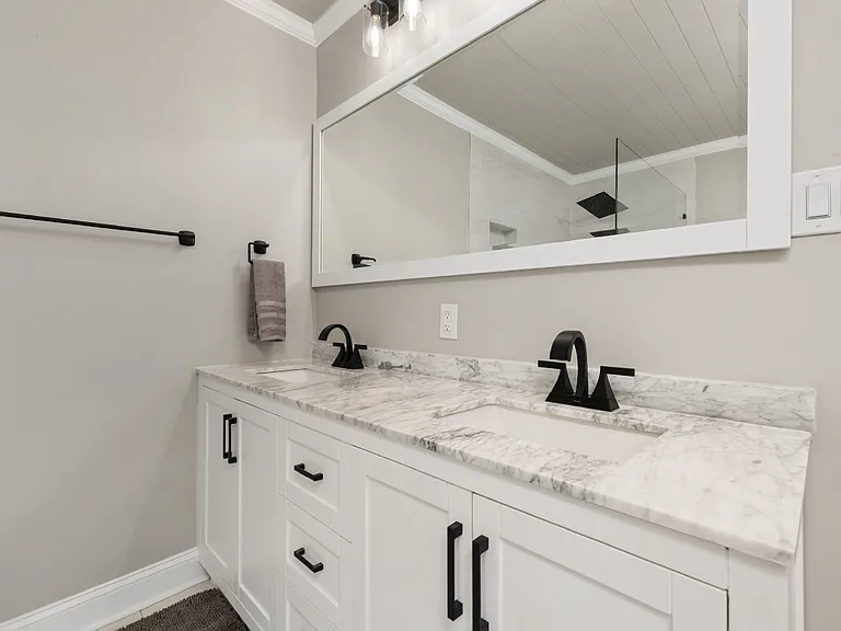 1716 Chapel Hill Rd — Photo 35