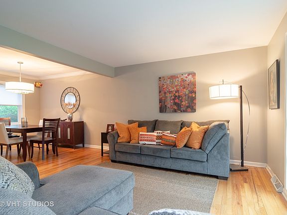 4th image of 219 N Clark Dr