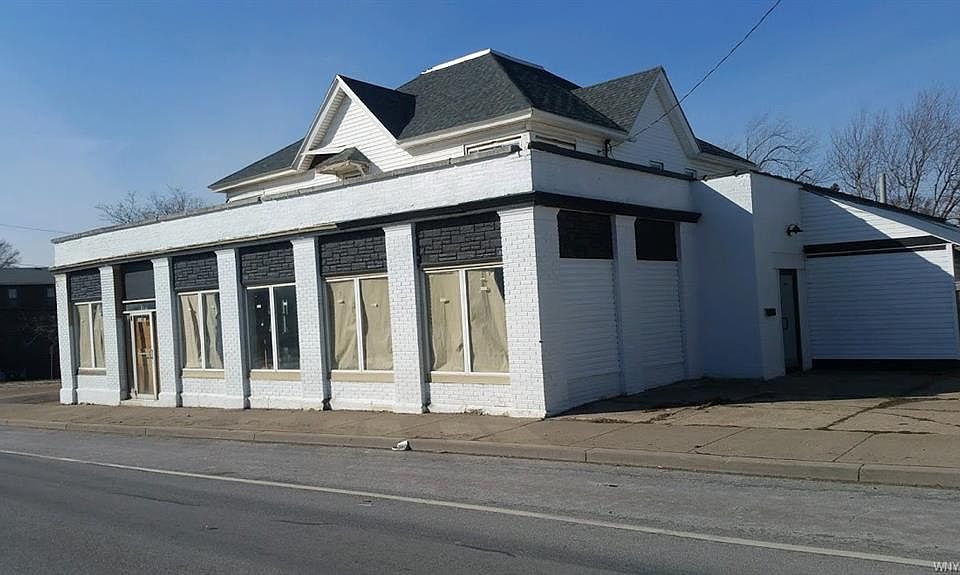 1st image of 2392 Genesee St