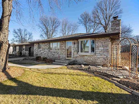 1118 Taylor St. - Right