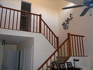 109 Scarlett Dr photo 1