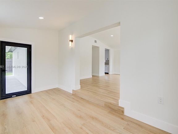 5th image of 3416 SW 16th St