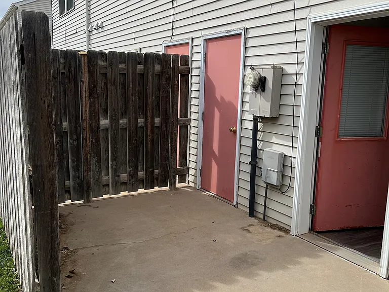 Jackson Street — Photo 14