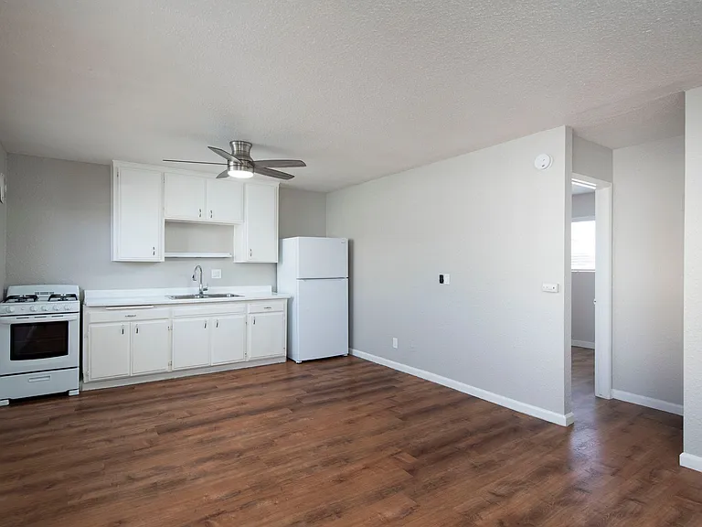 Paloma Apartments — Photo 5