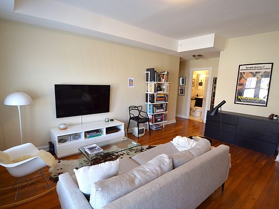 3rd image of 4550 N Western Ave #2