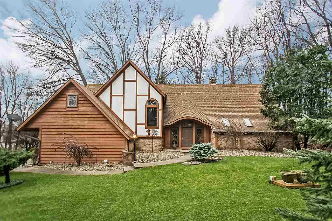 50705 Woodbury Way photo 1