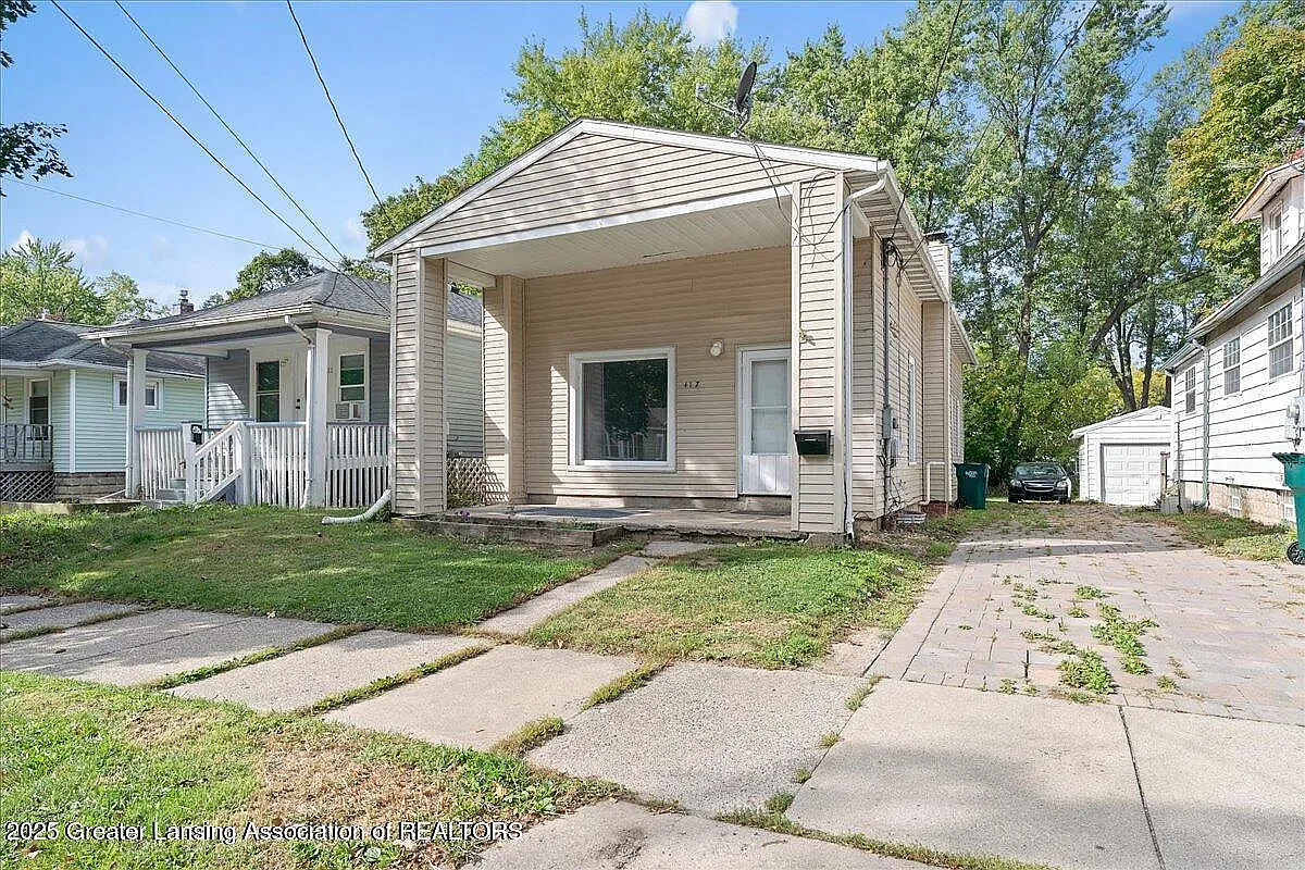 3 bed, 960 sqft, $1,375 — Photo 1