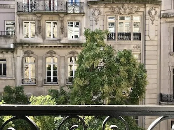 9 East 62nd Street image 16 of 16