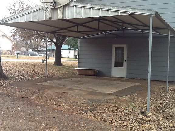3rd image of 403 S Arkansas St