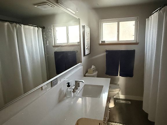 5th image of 4330 Sheridan Ave