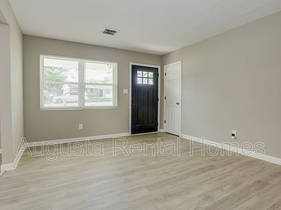 5th image of 1913 Collierwood Way