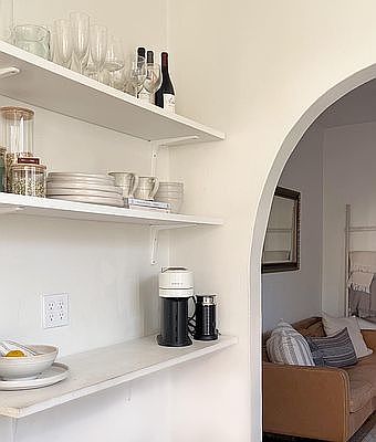 5th image of 225 W 10th St APT 2B
