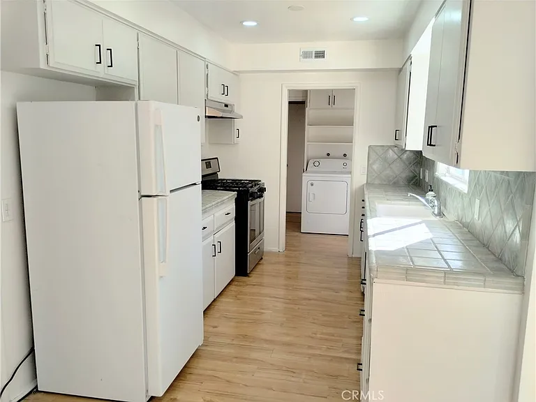 374 Grand Ave — Photo 8