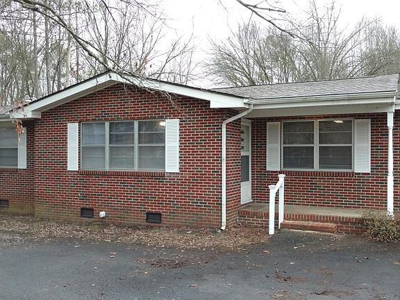 4th image of 2378 Lakeview Dr