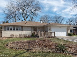 7721 Rohrer Dr, Downers Grove, IL 60516