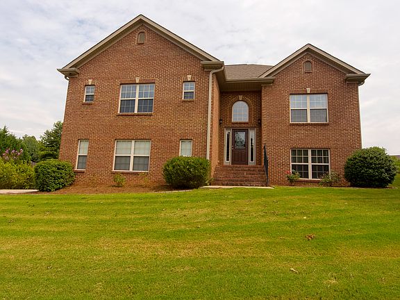 2nd image of 211 Lime Creek Ln