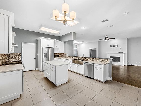 3rd image of 4325 Biscayne Dr
