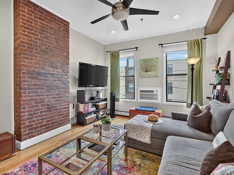 322 Madison St #5 — Photo 2
