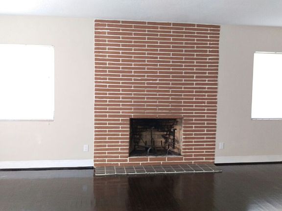 2nd image of 711 Quincy Ave