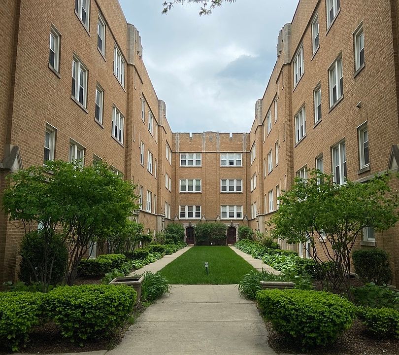 1st image of 2539.5 Prairie Ave #1W