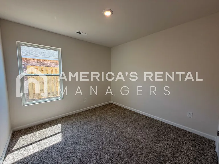 110 Jonboy Ave — Photo 29