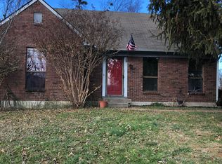 8700 Loch Lea Ln, Jeffersontown, KY 40299