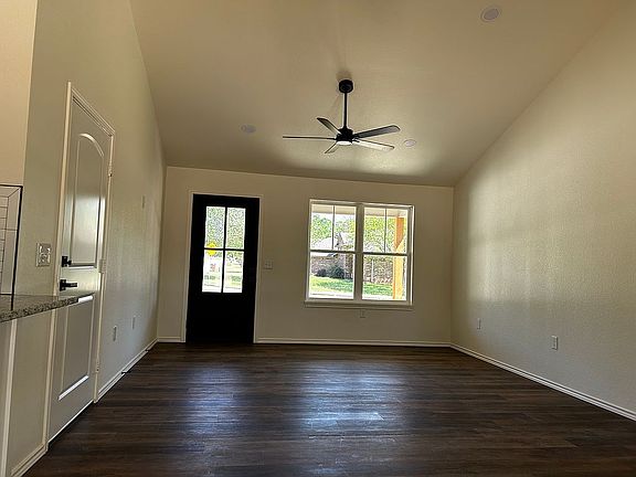 4th image of 218 McKinley Ln