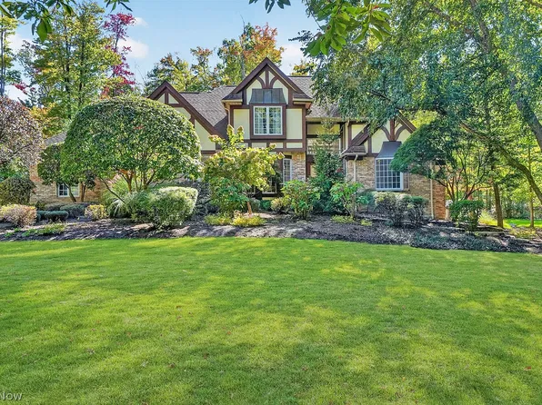10444 Pinecrest Rd, Painesville, OH 44077
