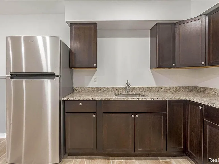2475 S Commerce Rd #5 — Photo 30