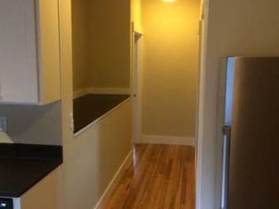 2nd image of 2125 NW Flanders St #32