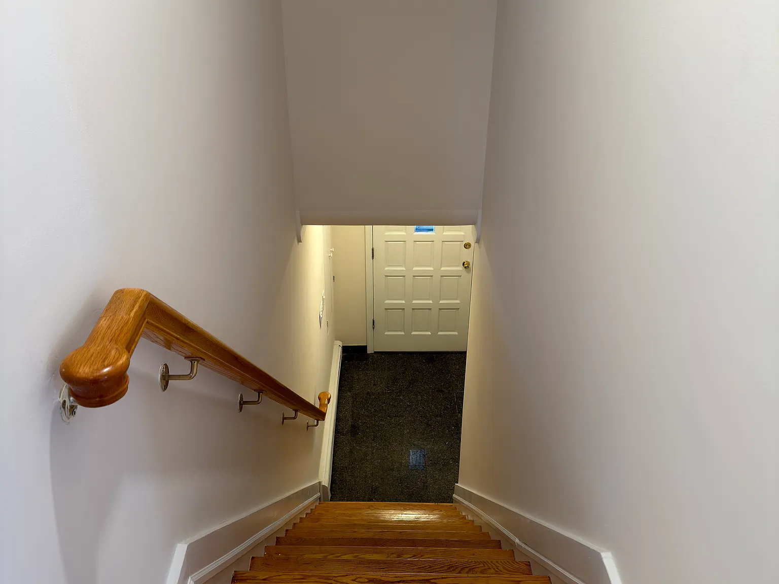 3 bed, 1300 sqft, $3,950 — Photo 3