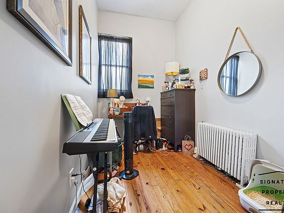 4th image of 481 Montgomery St APT 1F