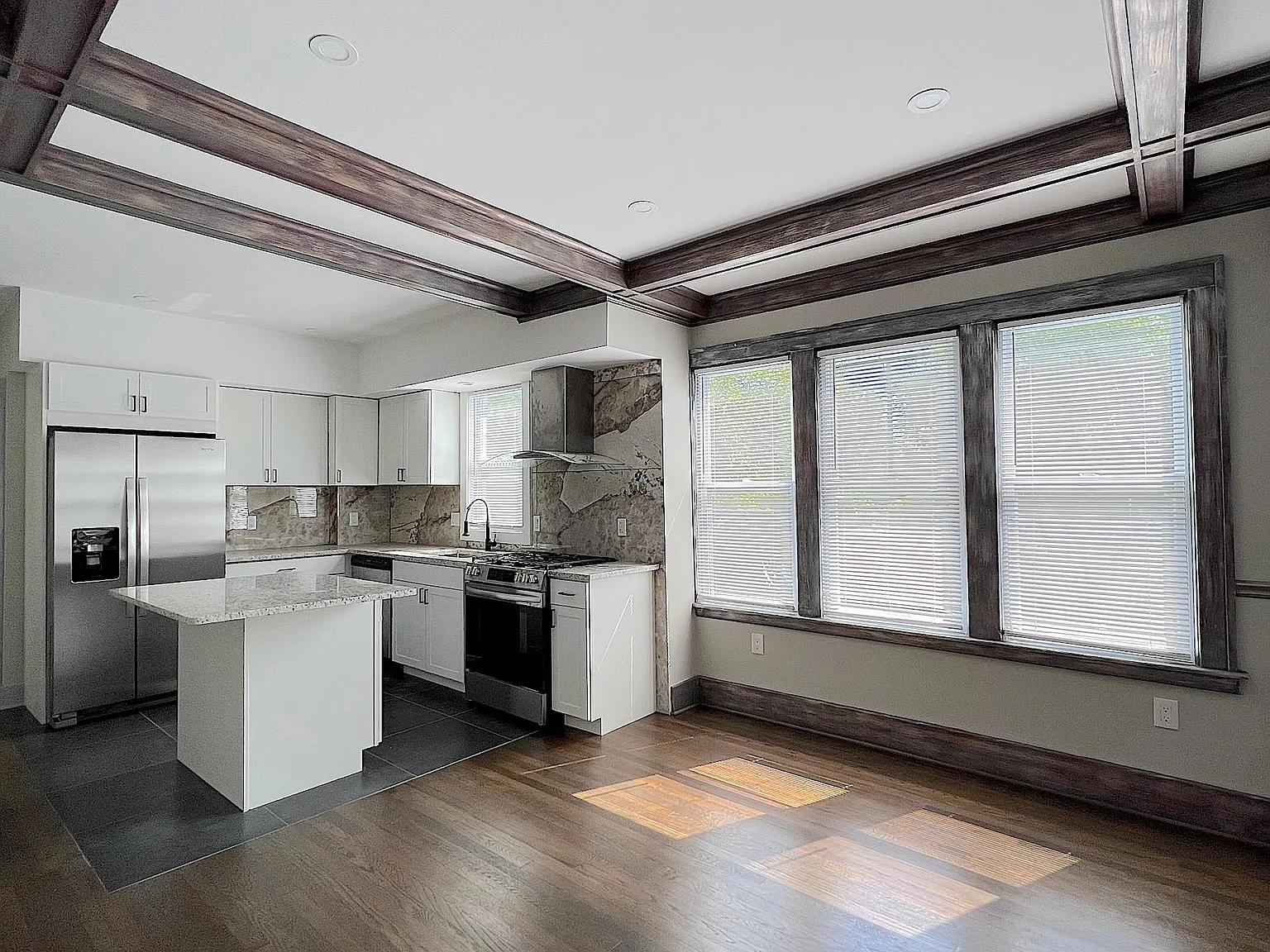 3 bed, 1400 sqft, $1,400 — Photo 3