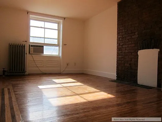 Rented by Bond New York | media 55