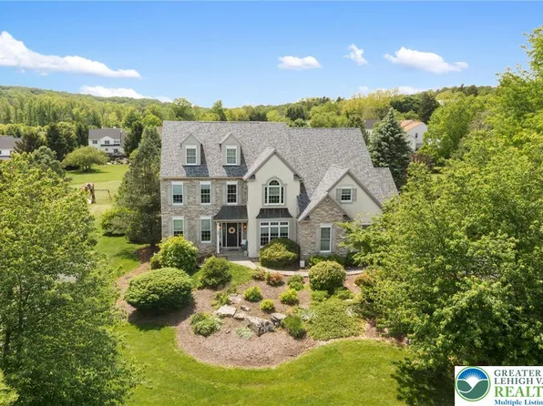 6100 Whitetail Dr, Coopersburg, PA 18036