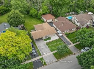 35 Carriage Rd, Saint Catharines, ON L2P 1S6