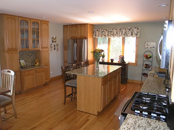 5th image of 16805 Creekside Ave
