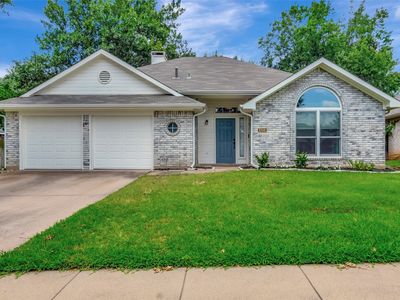 2705 Canterbury St, Euless, TX, 76039