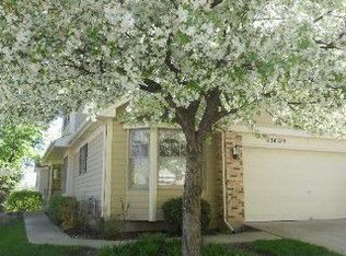 27W199 Pin Oak Ct, Winfield, IL 60190