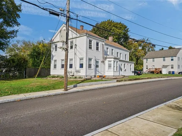 4 Pearl St, Westerly, RI 02891