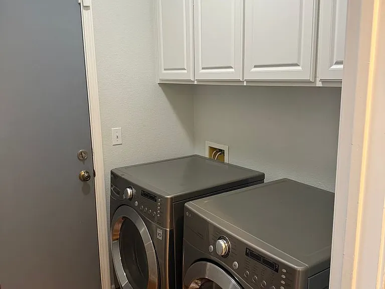 108 Robinson Ct — Photo 17