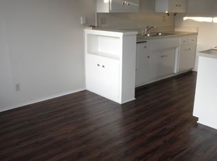 1318 W Arrow Hwy APT B, Upland, CA 91786