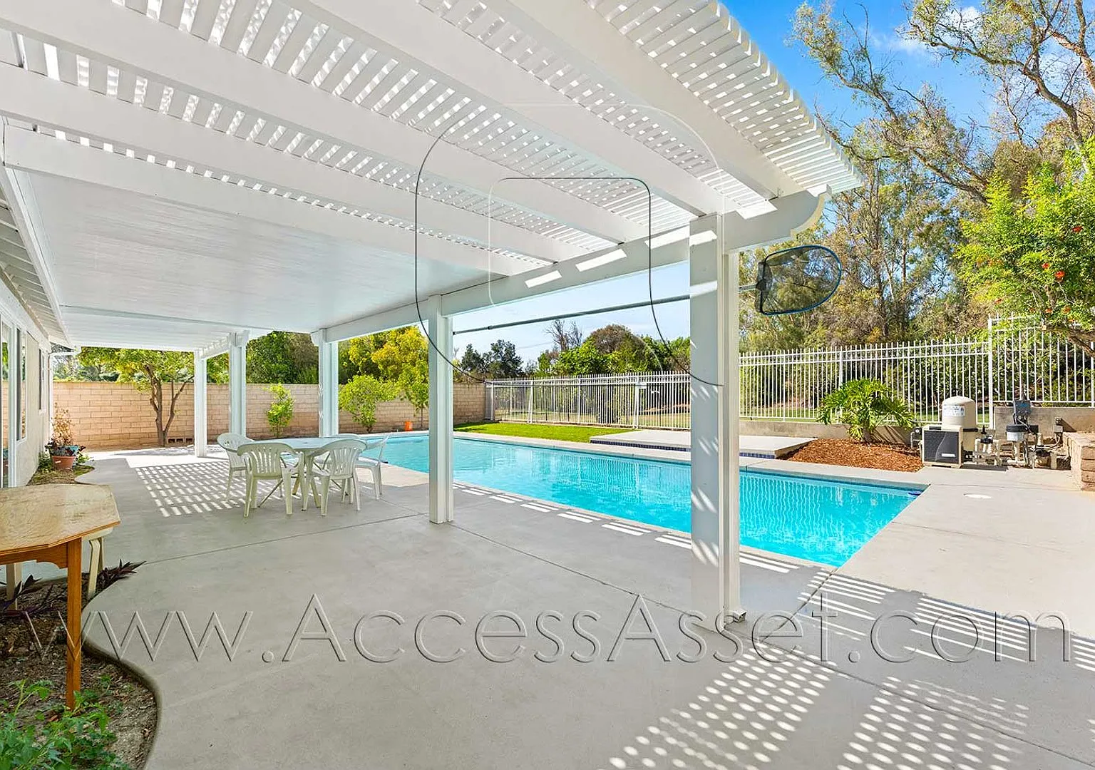 Newly Remodeled Pool Home in Desirable Via Verde Area — Photo 4