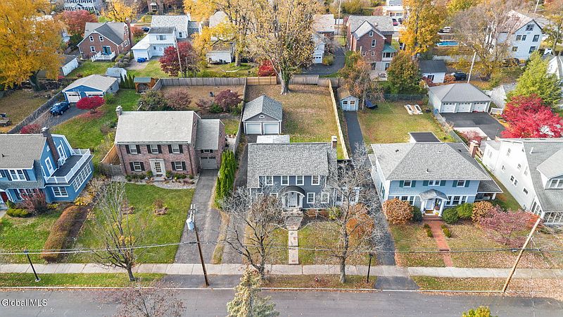 3rd image of 28 Lenox Avenue