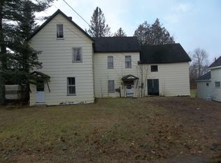 7 Clark St, Calais, ME 04619