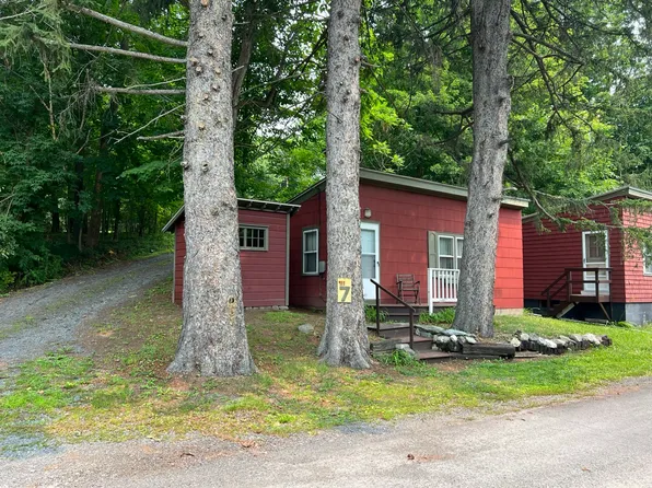 7 Pohndorf Dr, Old Chatham, NY 12136
