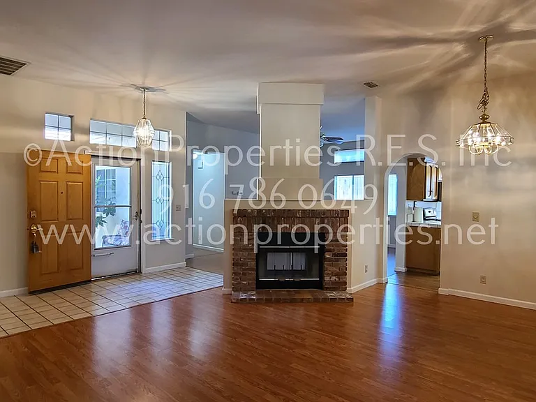1417 Hurlston Way — Photo 2