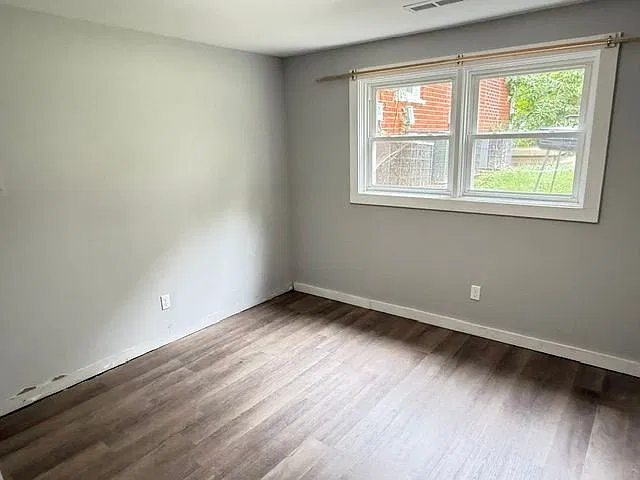 2 bed, 1.0 bath, $1,000 — Photo 2