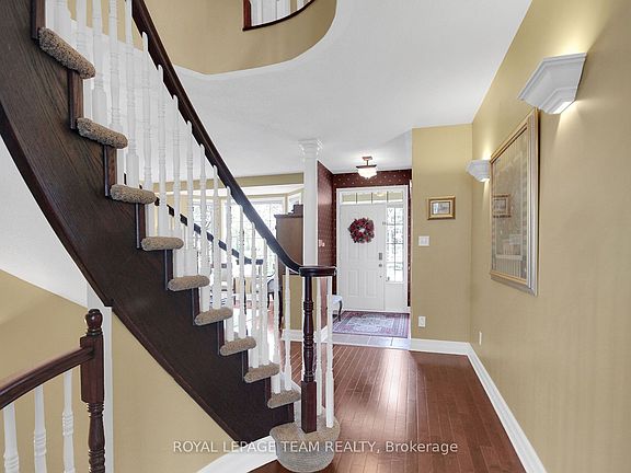 3rd image of 9 Mersey Dr