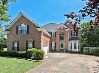 10909 Valley Spring Dr, Charlotte, NC 28277